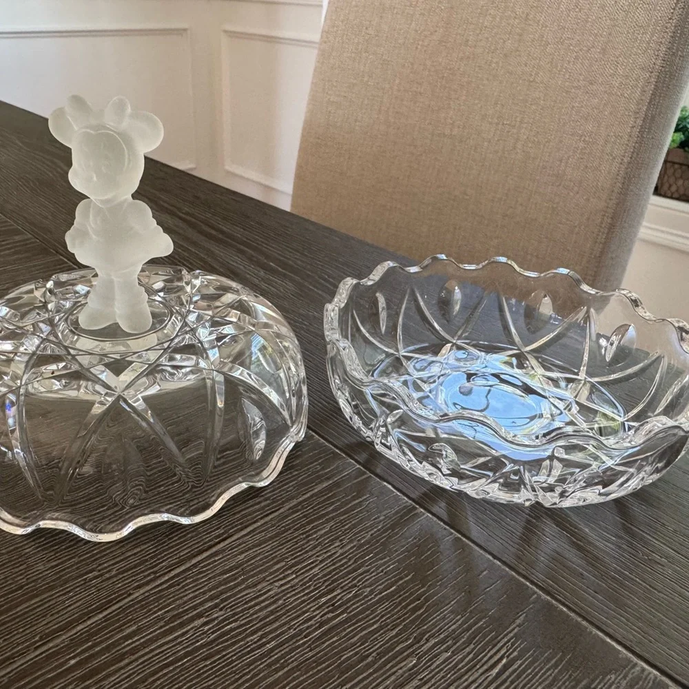 Disney Crystal Candy Dish with Frosted Character Lid - Picture 3 of 3